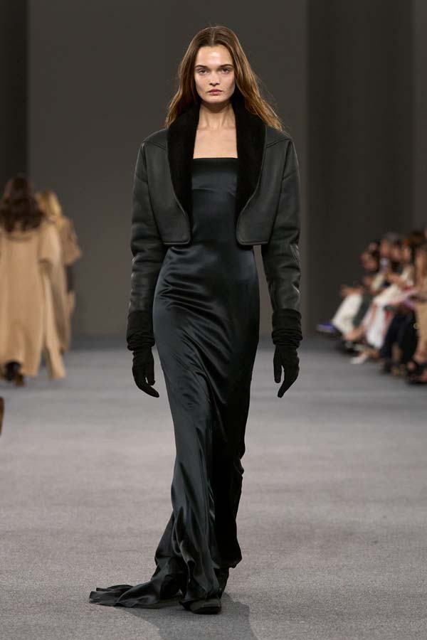 Ancient & Modern: Fall-Winter 2026 Fashion Show | Max Mara